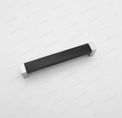 Ручка С-18-128мм металлик+дуб венге (Пластик)